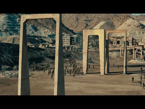 Кадр: Прибытие красной и синей команд в Сталкс-12 — «Довод»