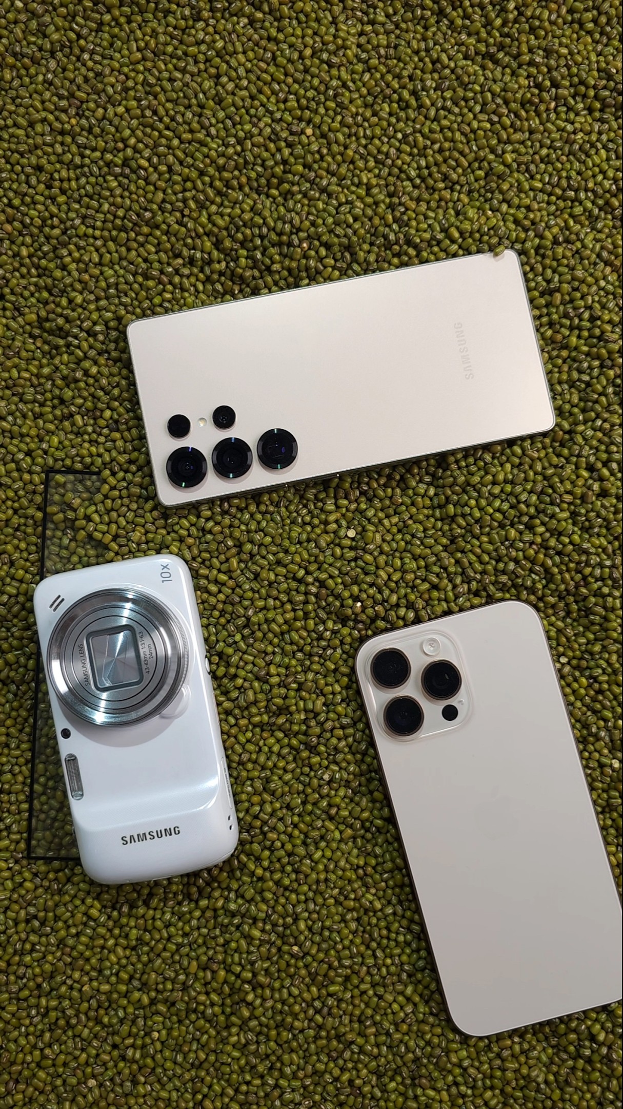 Samsung 10 years old S4Zoom, 2025 New samsung galaxy S25ultra, Iphone 16pro max Display Quality ???