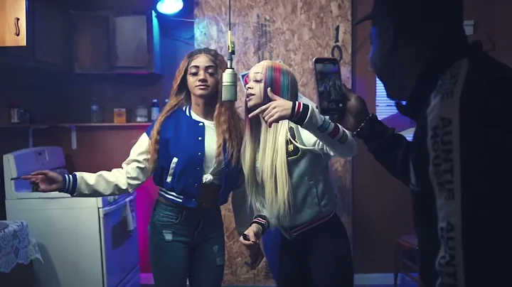 They killed this Sleazy Flow freestyle At @auntiehouse_ 🔥🔥