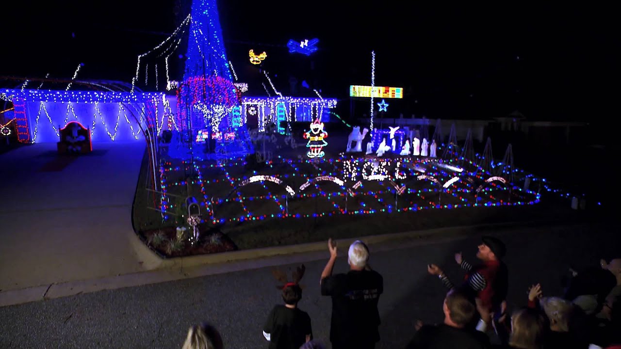 Great Christmas Light Fight Ludy's 2014 YouTube