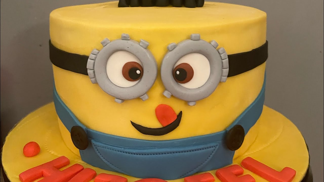 Minion Cake