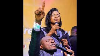 Sr La Belle Mukeba Hosanna Moyi Un Chant Dintercession