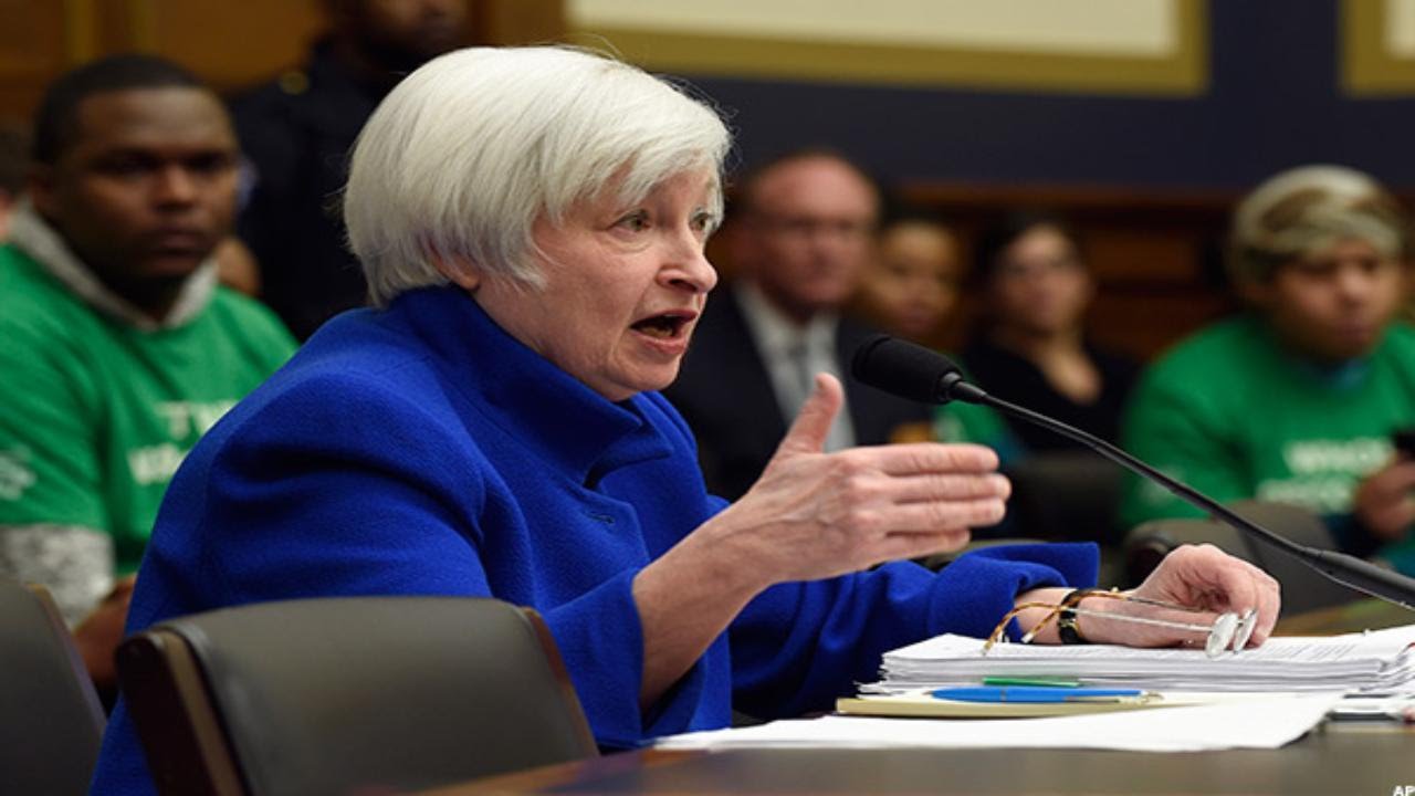 Here&rsquo;s Why TheStreet Is Watching Shares of Bank of America and Wells Fargo