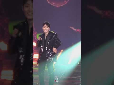 Xiao Zhan FANCAM focus dancing " Don't ask me what's disco"