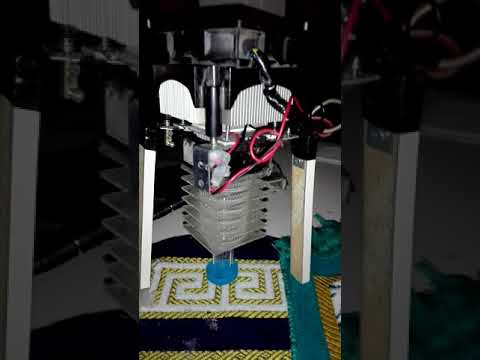 تجربة النموذج الاولي لانتاج الماء من الهواء ١٢ فولت