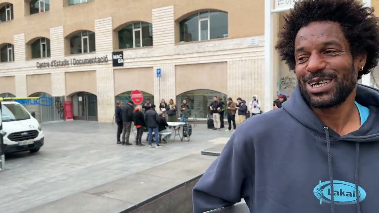 Бастьен Салабанци и Лиам Доусон в фильме «Что-то, о чём мы все можем договориться» (Something We ...