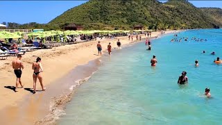 Carambola Beach Club vs. Shipwreck Beach Bar in St. Kitts