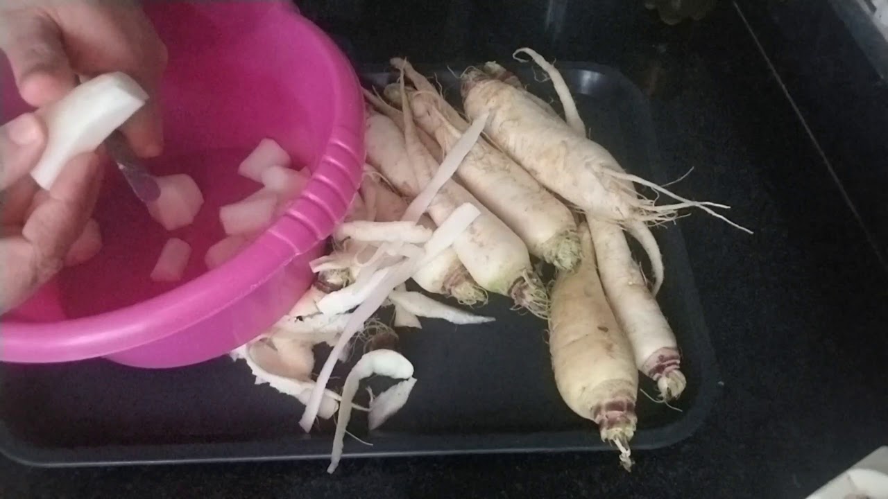 البيصارة باللفت المحفور من أكلات الزمن الجميل....وهي اللي تصلاح مع هاد البرد