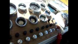 28' Tollycraft STARBOARD engine cold start, RPM up & shut-off.