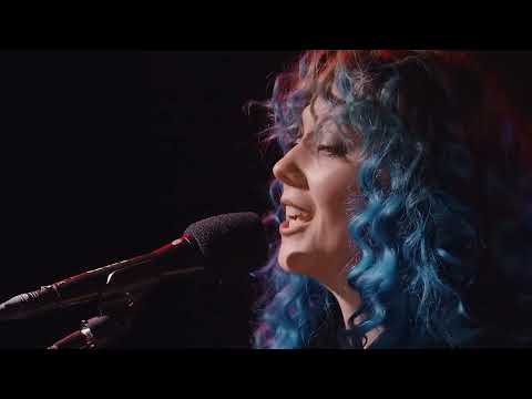 Paenda - "Hand To The Heart" (live @Ö3 Studio Session)