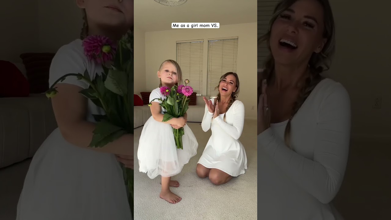 ⁣Girl mom vs Boy mom! Yeah, you didn’t expect it! 💐 ⚽️