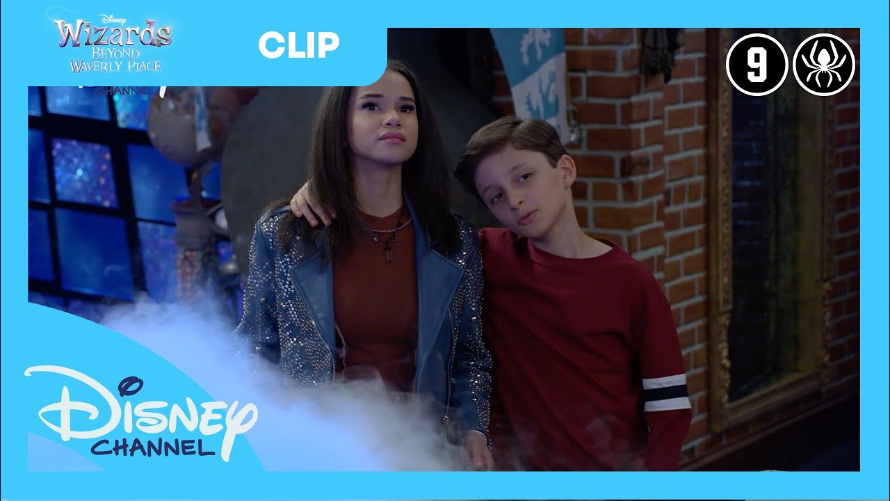 Waverly Place : Les Nouveaux Sorciers | Robot | Disney Channel BE