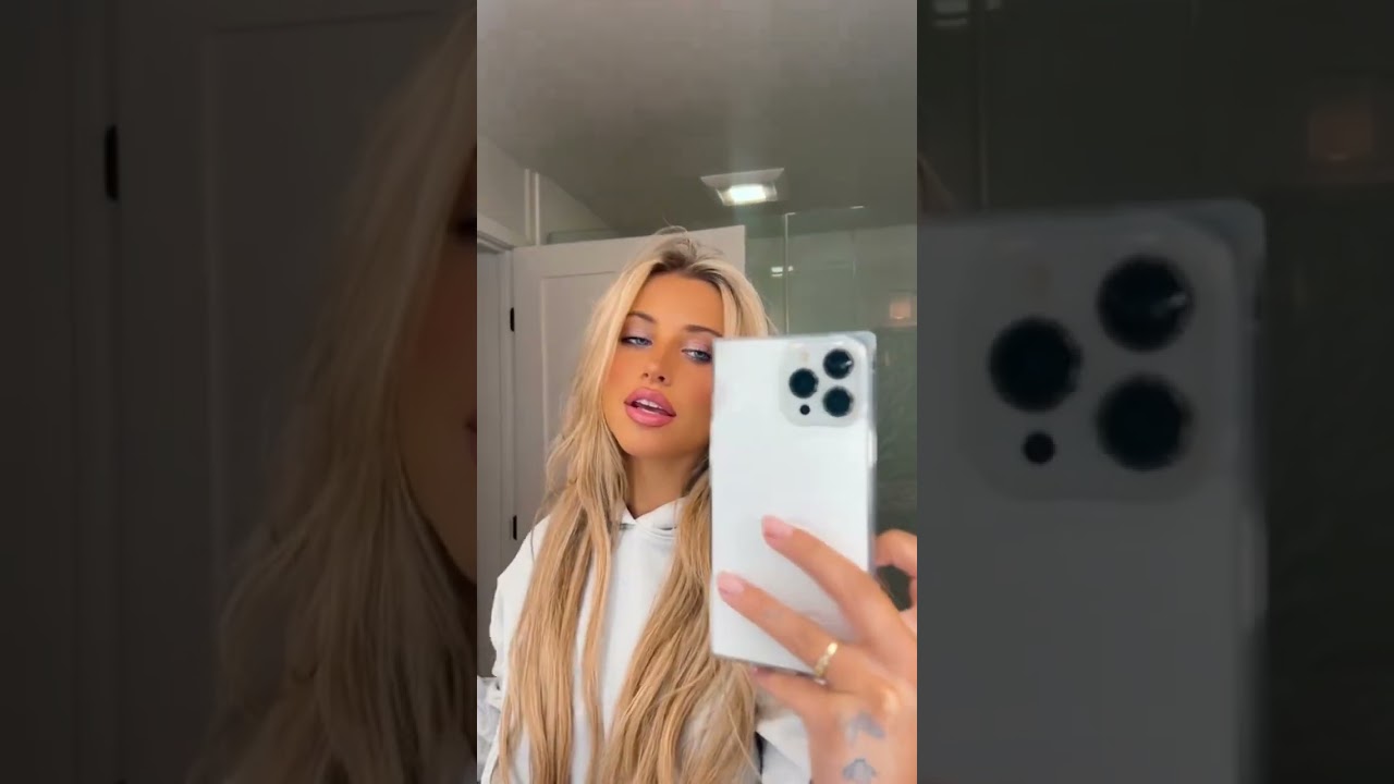 Ready for Leather Weather 🤍 Babe @elledanjean w/ our SQUARE® White Crocodile Faux Leather case!