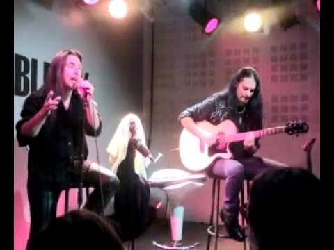 Andre Matos - Carry On (Acoustic version @Double Six)