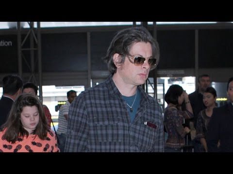 Exclusive - Benjamin Biolay Catches Flight To France Without Girlfriend Vanessa Paradis