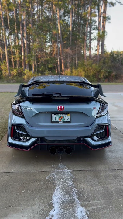 2020 Honda Civic Type-R exhaust clip
