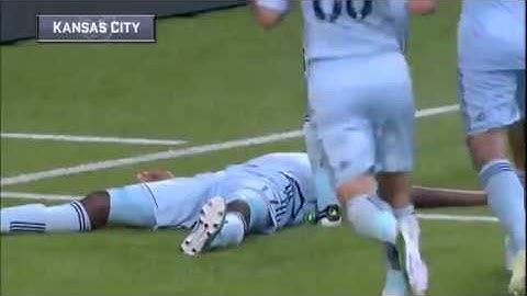 CJ Sapong Celebrates in face of Timbers Army