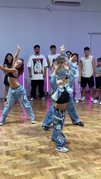 Miren la interpretación de Renata en esta coreo 😱😱😱😱