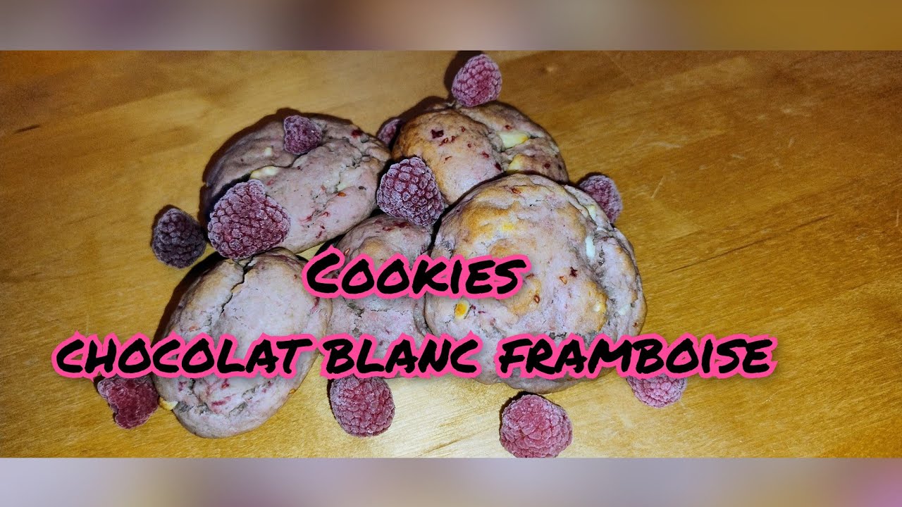 Faire des cookies chocolat blanc framboise - YouTube