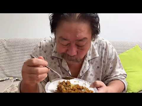 北京胡子老爹用猪油做酱油炒饭，最简单也最好吃，油而不腻！香！
