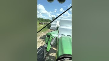 Mchale 995TSR wrapping bales