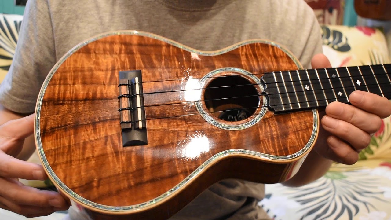 USED/Kawakami Guitars C-K5 Concert@ukuleleshoptantan - YouTube