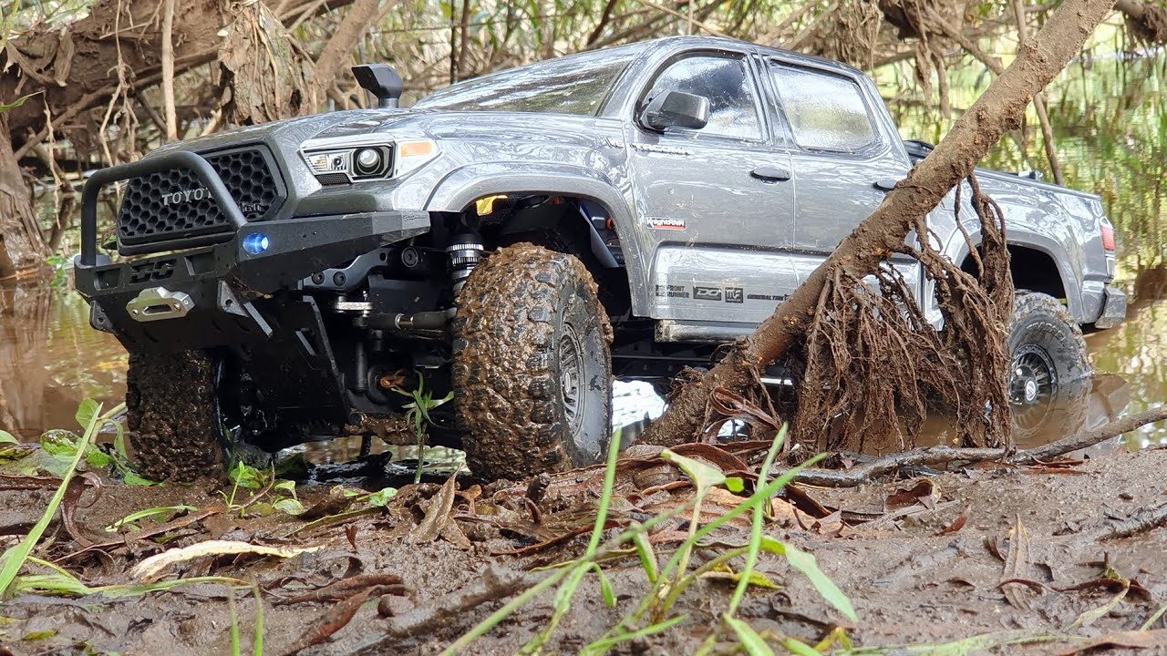 Element RC Enduro KNIGHTRUNNER Trail Truck  Toyota Tacoma
