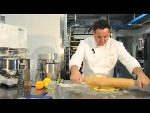 Video: Pastera - Kue Paskah Neapolitan