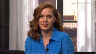 Amy Adams shares about kissing Henry Cavill