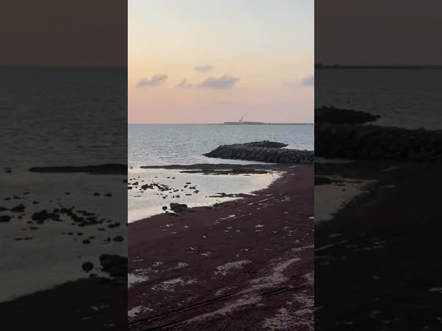 Aunque cada vez más temprano, los atardeceres de Cádiz siguen teniendo el mismo encanto to