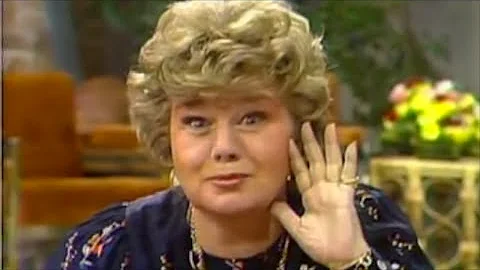 Shelley Winters tells about romances with Clark Ga...