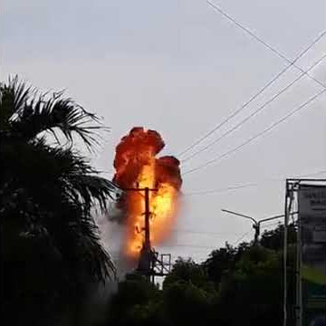 AMBYARR !! GARDU TRAFO MELEDAK... DESTROYED TRANSFORMER SUBSTATION EXPLODED