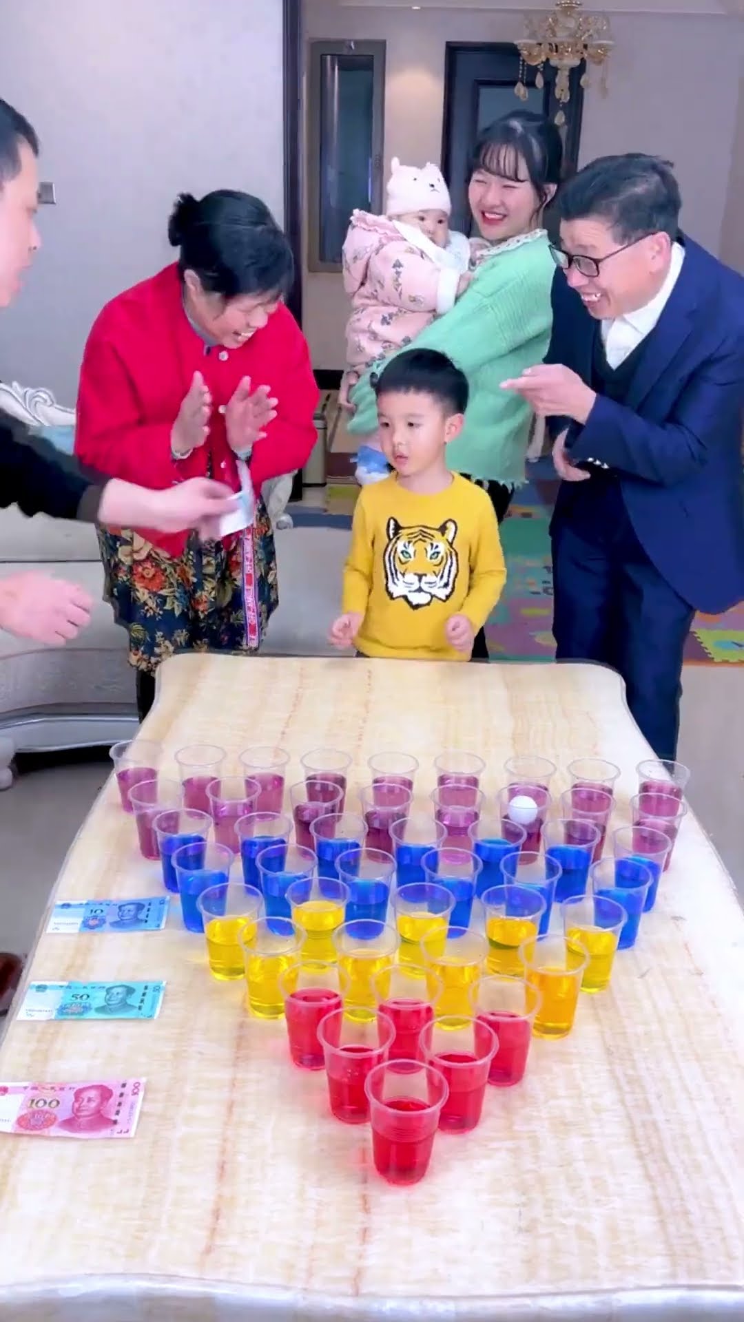 Ping-Pong Ball Throwing And Red Envelope Challenge, Play It During The Holidays #Funnyfamily #Party