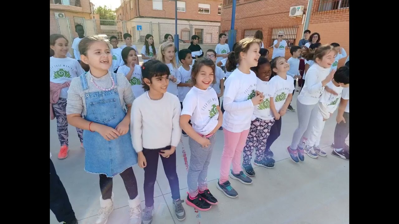 ZUMBA EN EL CEIP JOSÉ MORENO... ¡¡¡A POR LOS 10.000!!! DÍA DEL MAESTR@ 2022