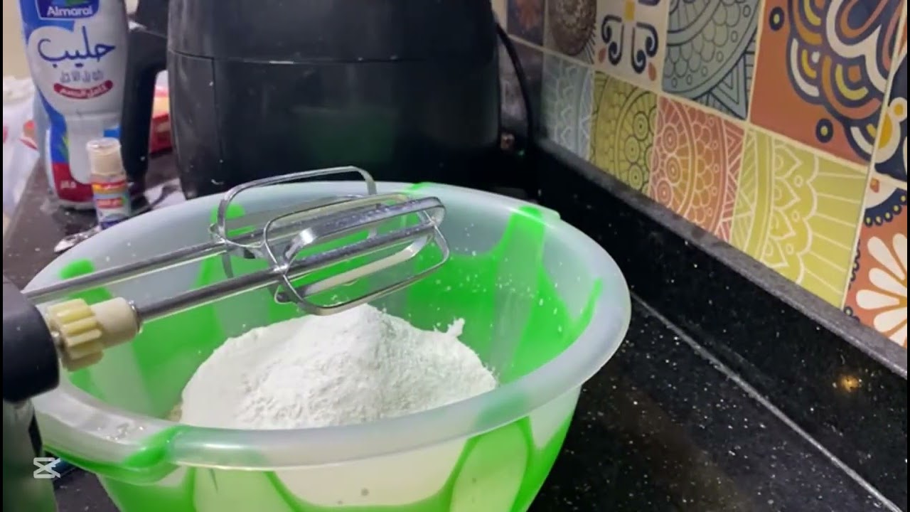 احلي كيكه فراوله ومش بتاخد وقت في تحضيرها سهله وسريعه