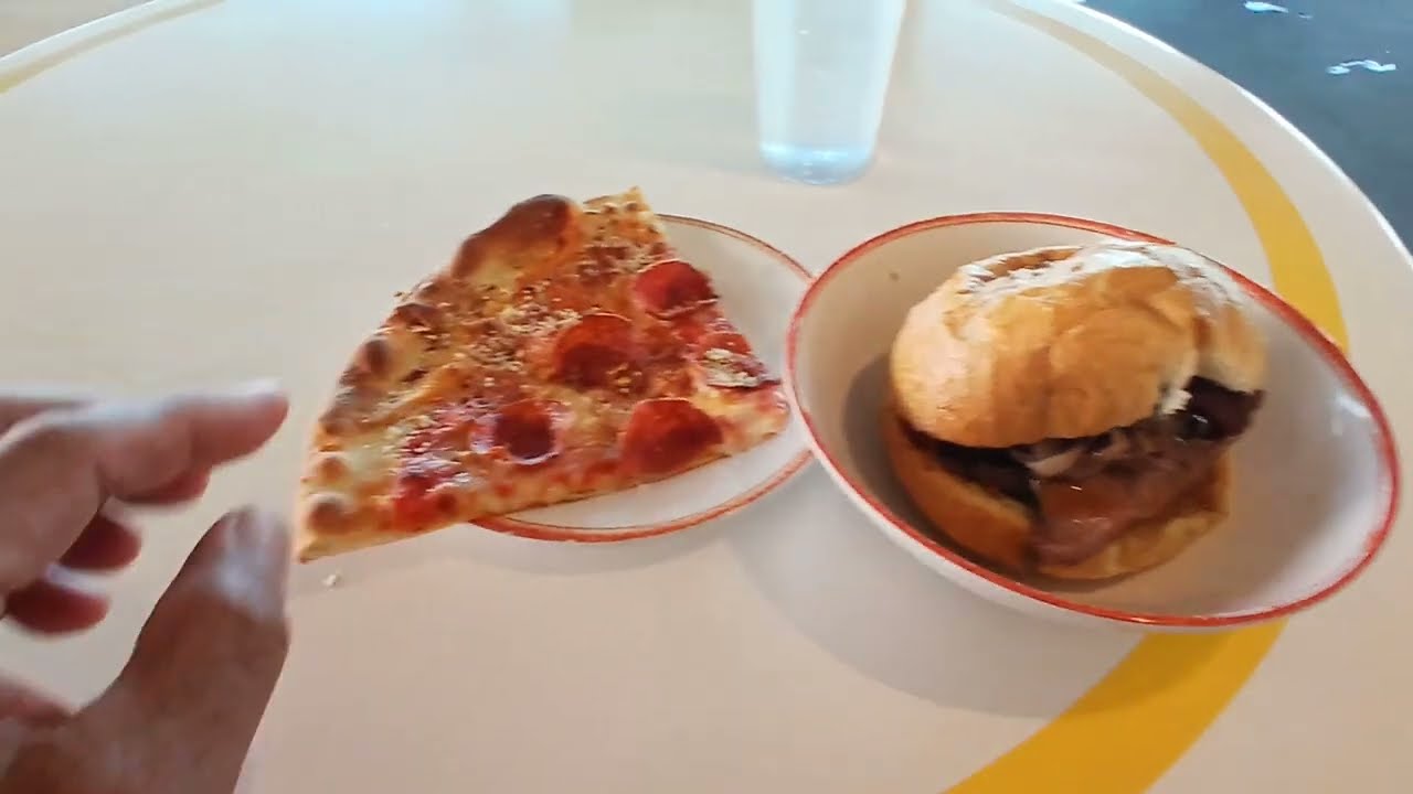 БЕСПЛАТНАЯ пицца и ростбиф в солярии на борту Grandeur Of The Seas