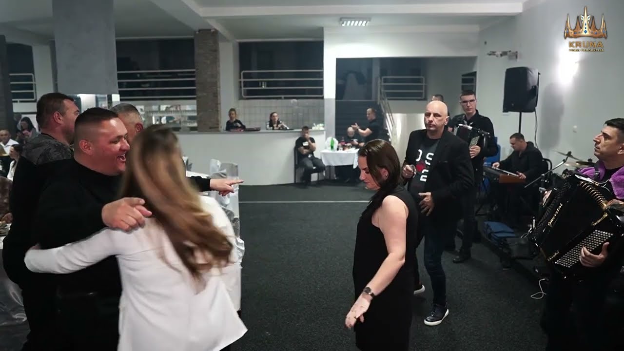 Jele i orkestar Sinise Tufegdzica - S djavolom kule gradim - (LIVE) - Produkcija Urosevic - Kruna