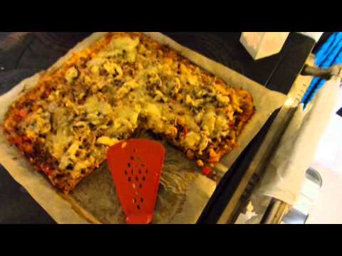 Video: Makea Pizza: Mansikkapizzan Keittäminen