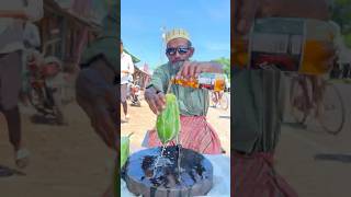 Mastering the art of papaya cutting at 80! Pure inspiration! #usa #art