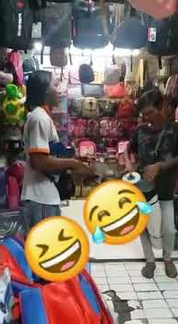 Ngakak pengamen ini menyindir orang-orang kaya 😂😂