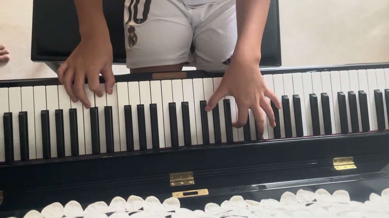 《海阔天空》it’s a famous song 