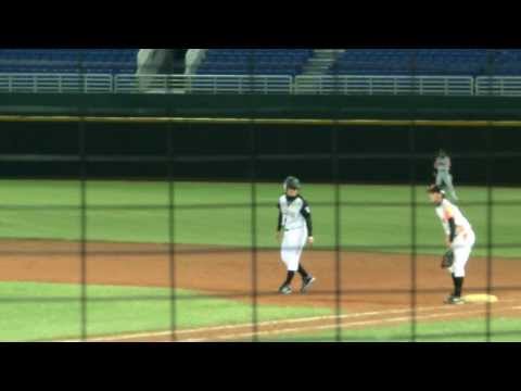 11/30/2013 職棒OB/Sun-Star 明星公益棒球賽 武建州 AB