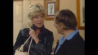 Keep it in the Family S5 Ep. 5 - That Old Black Magic (1080p) st. Robert Gillespie, Sue Nicholls