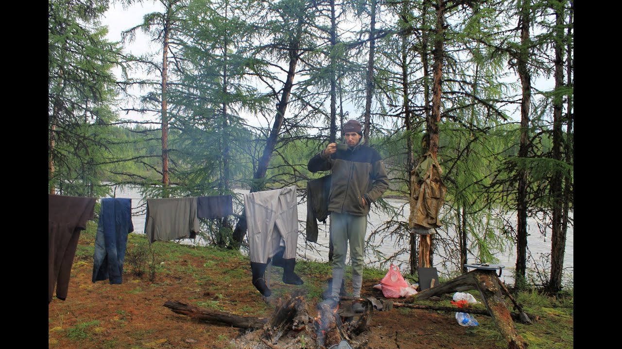 Jakutija 2014 II dalis 2/7. 130km į kalnus upe prieš srovę. Pimosios "maudynės" lediniame vandenyje.