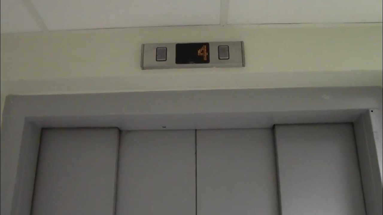 Schindler EuroLift MRL Traction elevator @ Dronningensgate 78, Narvik, Norway.