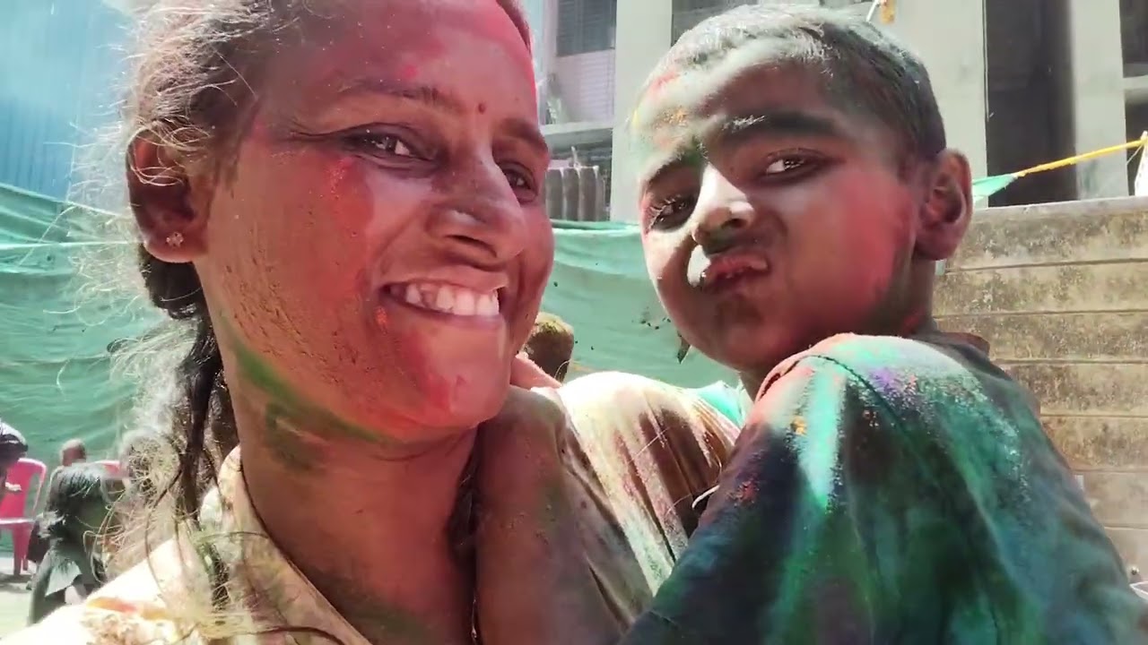 #🎉सोसायटीमध्ये रंगपंचमीचा धमाल🌈 मस्त एन्जॉयमेंट! 💃🕺आणि संध्याकाळी सुंदर रंगबिरंगी पक्वान्न 🍲