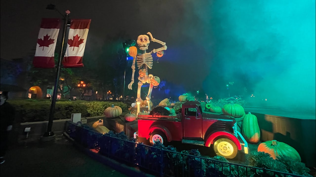 [4K] Rainy evening @ CANADA'S WONDERLAND HALLOWEEN HAUNT | Ontario