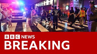 Three people killed and teenager held over Bangkok mall shooting - BBC News