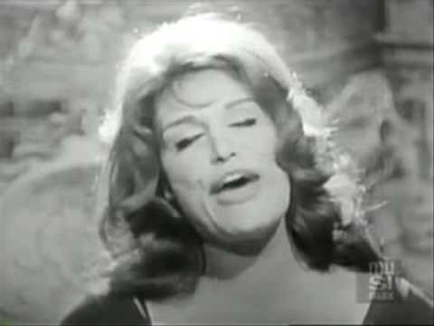 Putar Uomo vivo - Dalida