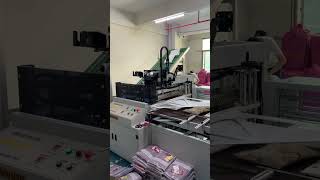 Automatic bag packaging machine for ecommerce packages.#ecommerce #package #packing #warehouse